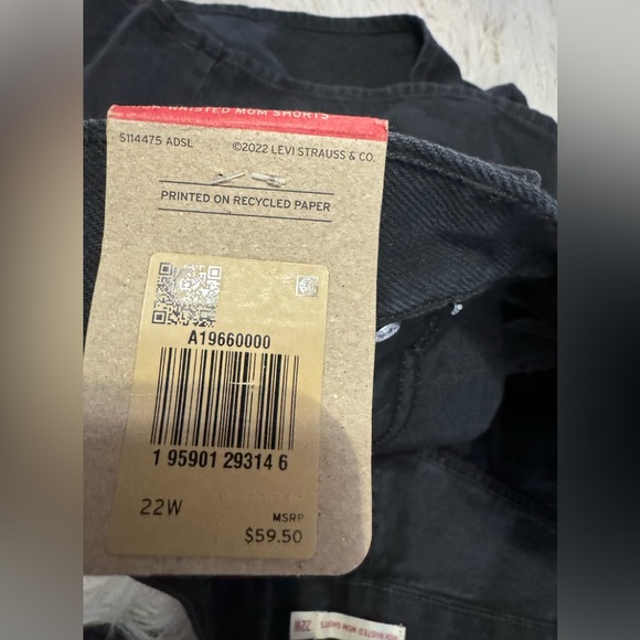Levi’s HIGH WAISTED MOM WOMEN'S SHORTS (PLUS SIZE)
22W 26W wonderful black NWT - Picture 8 of 12